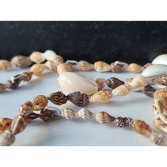 Vintage Shell Beaded Necklace - Picture 7 of 10
